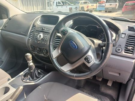 2022-Ford-Ranger-22-TDCi-XLS-Double-Cab_9