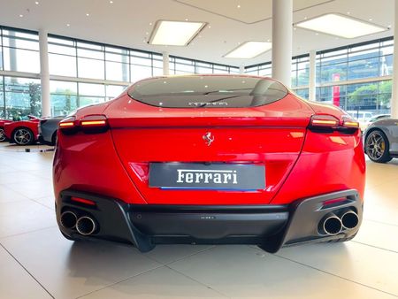 2022-Ferrari-Roma_4