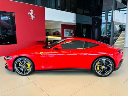 2022-Ferrari-Roma_8