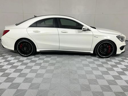 2014-Mercedes-AMG-CLA-45-AMG_15