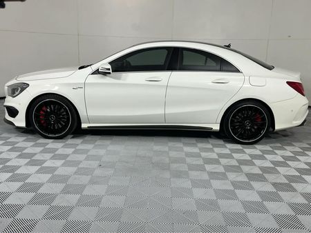 2014-Mercedes-AMG-CLA-45-AMG_17