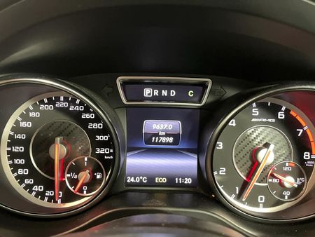 2014-Mercedes-AMG-CLA-45-AMG_2