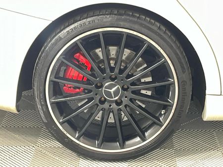 2014-Mercedes-AMG-CLA-45-AMG_6