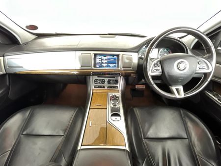 2014-Jaguar-XF-22-D-Premium-Luxury_1