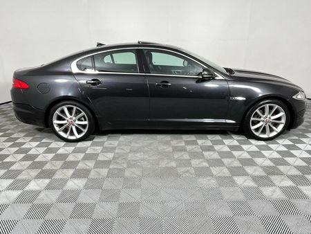 2014-Jaguar-XF-22-D-Premium-Luxury_5