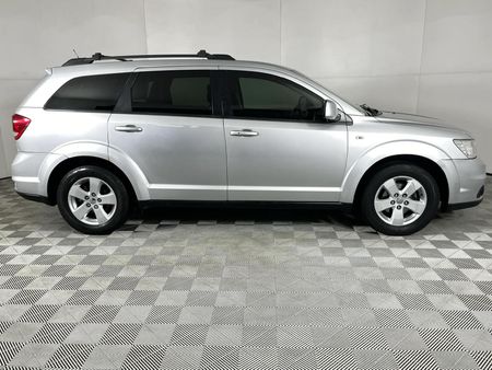2012-Dodge-Journey-36-V6-SXT-Auto_5