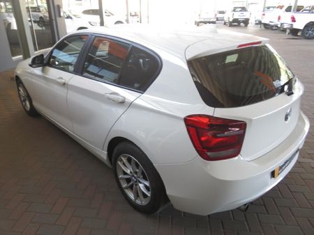 2012-BMW-1-Series-116i-5-dr_4
