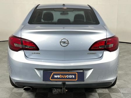 2014-Opel-Astra-14T-Enjoy-Auto_10