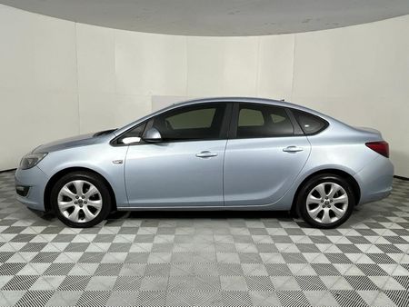 2014-Opel-Astra-14T-Enjoy-Auto_11