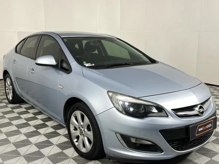 2014-Opel-Astra-14T-Enjoy-Auto_8