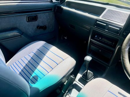 1986-Ford-Escort-XR3i_14
