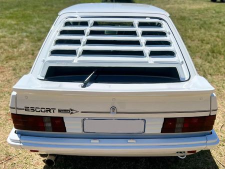 1986-Ford-Escort-XR3i_6