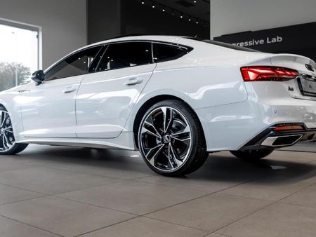 2024-Audi-A5-Sportback-20-TFSI-S-Line-Auto-40-TFSI_2