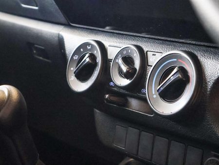 2024-Toyota-Hilux-20-VVTi-Single-Cab_14