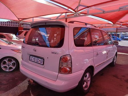 2005-Hyundai-Trajet-20-CRDi_3