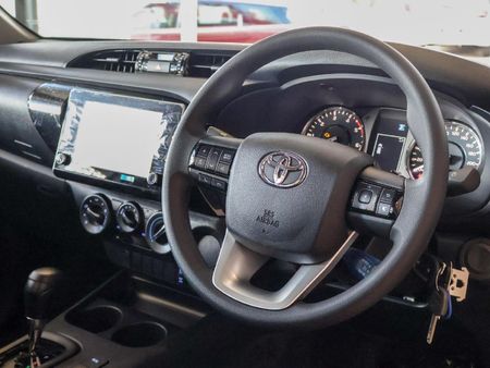 2024-Toyota-Hilux-24-GD-6-Raised-Body-Raider-Auto-Single-Cab_9