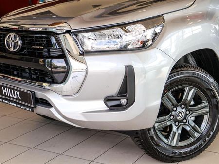 2024-Toyota-Hilux-24-GD-6-Raised-Body-Raider-Auto-Single-Cab_3