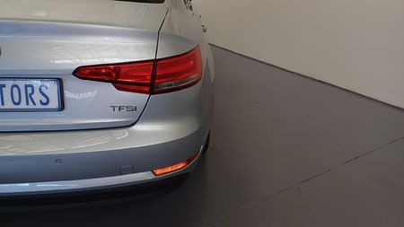 2017-Audi-A4-14-TFSI-Auto_12
