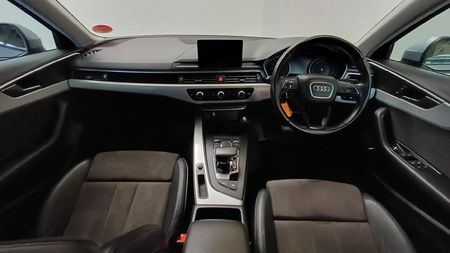 2017-Audi-A4-14-TFSI-Auto_14