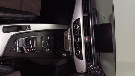 2017-Audi-A4-14-TFSI-Auto_17