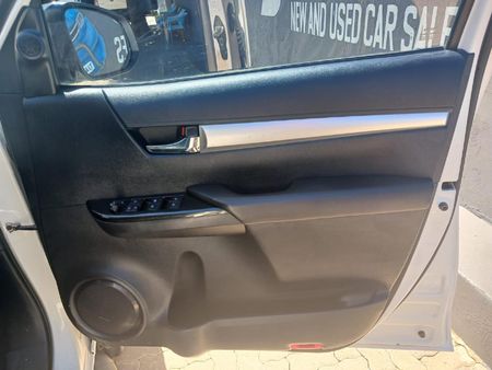 2017-Toyota-Hilux-28-GD-6-Raider-4x4-Auto-Double-Cab_10
