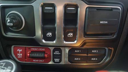 2024-Jeep-Wrangler-36-V6-Rubicon-2-dr-Auto_14