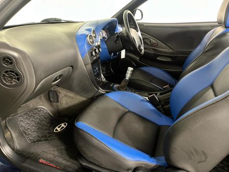2001-Hyundai-Tiburon-20_7