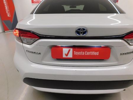 2022-Toyota-Corolla-18-XS-Hybrid-Auto_11
