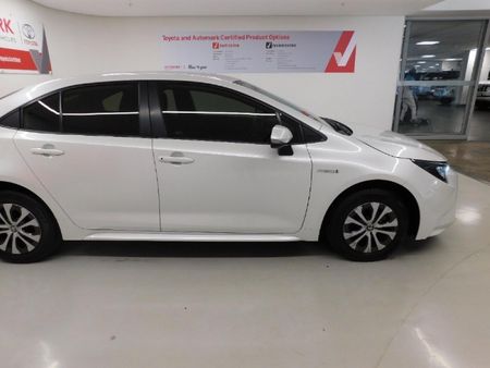 2022-Toyota-Corolla-18-XS-Hybrid-Auto_13
