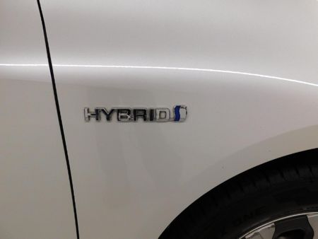2022-Toyota-Corolla-18-XS-Hybrid-Auto_5