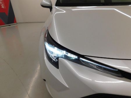 2022-Toyota-Corolla-18-XS-Hybrid-Auto_8