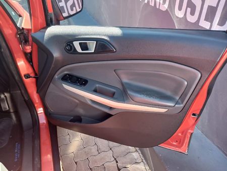 2015-Ford-EcoSport-15-TDCi-Titanium_12