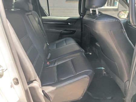 2019-Toyota-Hilux-28-GD-6-Raised-Body-Auto-Raider-Double-Cab_9