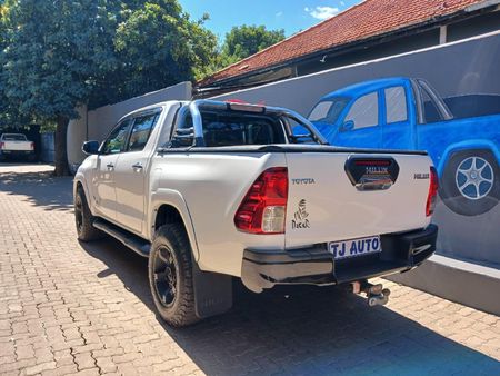 2019-Toyota-Hilux-28-GD-6-Raised-Body-Auto-Raider-Double-Cab_5