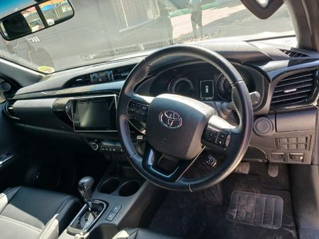 2019-Toyota-Hilux-28-GD-6-Raised-Body-Auto-Raider-Double-Cab_7