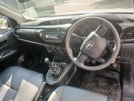 2022-Toyota-Hilux-24-GD-Single-Cab_9