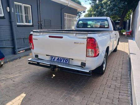 2022-Toyota-Hilux-24-GD-Single-Cab_6