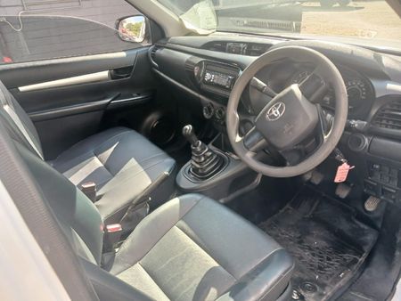 2022-Toyota-Hilux-24-GD-Single-Cab_8