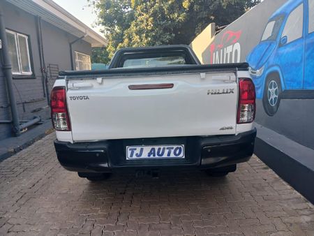 2017-Toyota-Hilux-24-GD-6-SRX-4x4-Single-Cab_3