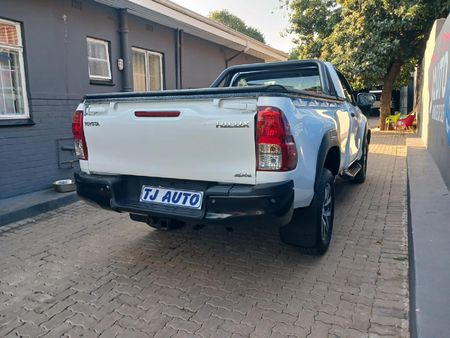 2017-Toyota-Hilux-24-GD-6-SRX-4x4-Single-Cab_4