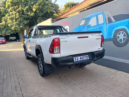 2017-Toyota-Hilux-24-GD-6-SRX-4x4-Single-Cab_5