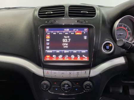 2015-Dodge-Journey-36-V6-SXT-Auto_16