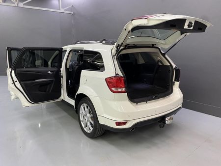 2015-Dodge-Journey-36-V6-SXT-Auto_3