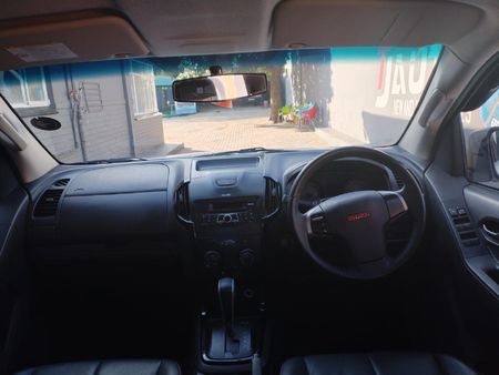 2021-Isuzu-D-Max-250-HO-X-Rider-Auto-Double-Cab_8