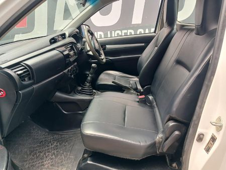 2020-Toyota-Hilux-24-GD-Single-Cab_11