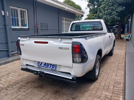 2020-Toyota-Hilux-24-GD-Single-Cab_5