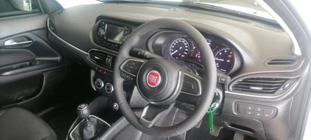 2024-Fiat-Tipo-City-Life-14-5-dr_11