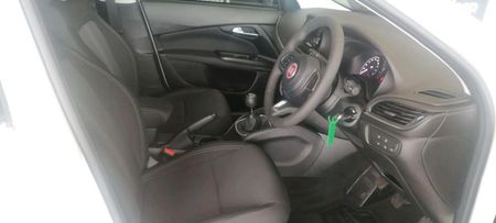 2024-Fiat-Tipo-City-Life-14-5-dr_12