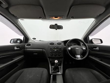 2007-Ford-Focus-16-Si-5-dr_10