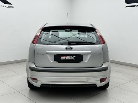 2007-Ford-Focus-16-Si-5-dr_4